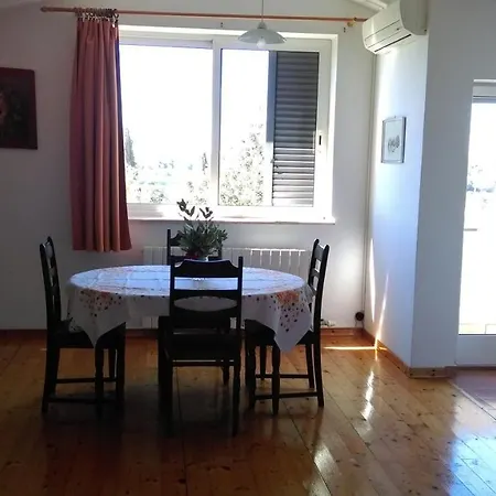 Elinor 2 Apartment *