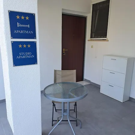 Apartment Elinor 2 *