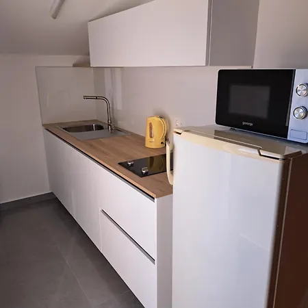 Elinor 2 Apartment