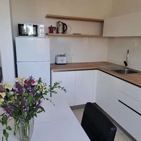 Elinor 2 Apartment *