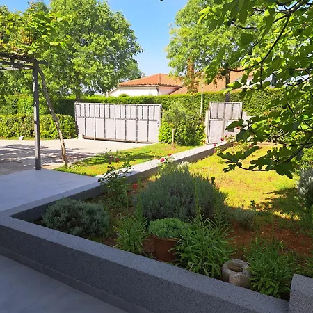 Elinor 2 Apartament