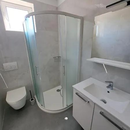 Elinor 2 Apartament